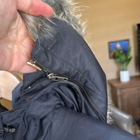 EUC The North Face Black Ski Jacket with Hood and Water-Resistant Shell XL - Picture 13 of 15